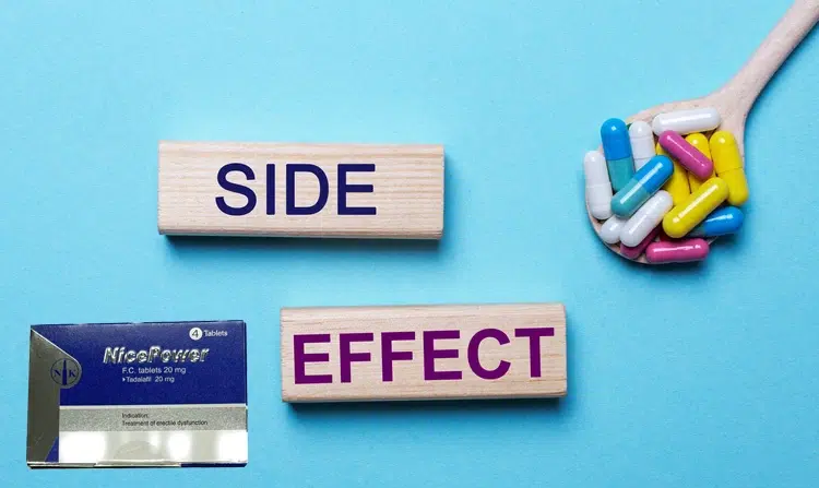 健力仕 NicePower 藥品與副作用示意圖，展示學名藥可能產生的副作用風險